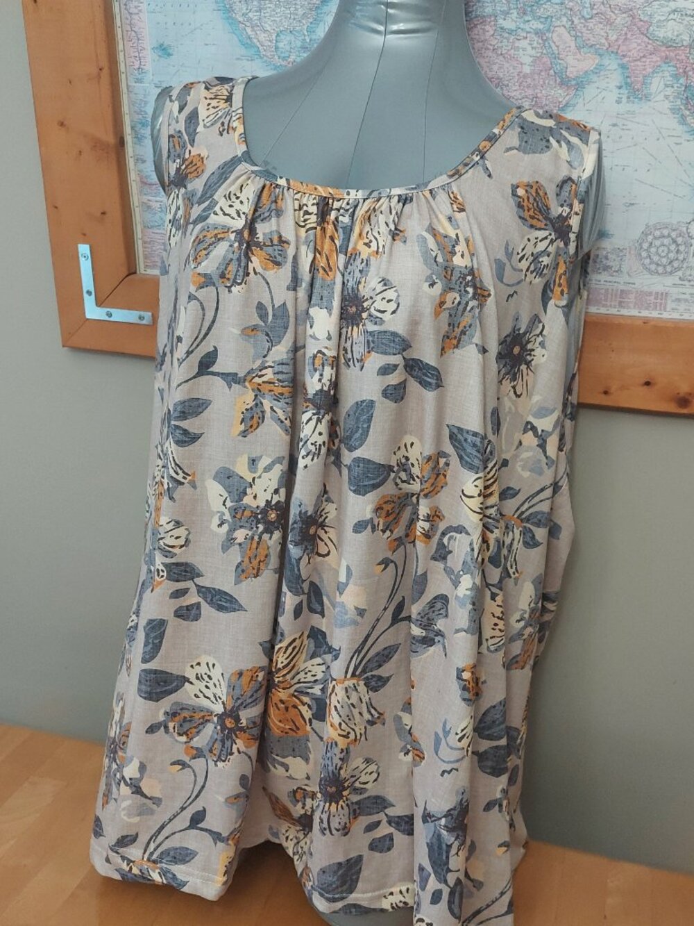 Emery Rose Plus Size Khaki Ditsy Floral Print Loose Tank Top Size 4X
